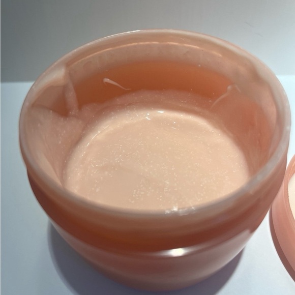 Shiseido Energizing Fragrance Body Cream - Picture 6 of 6